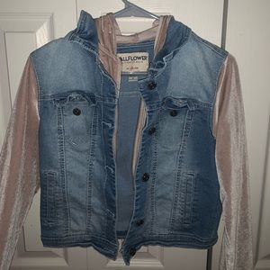 Jean jacket with velvet sleeves